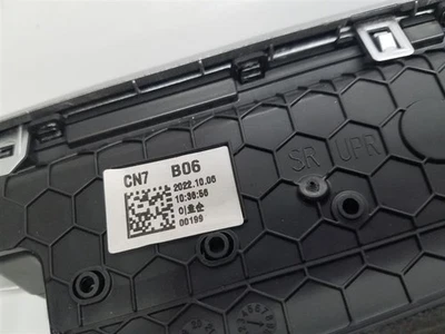 Центральные и пассажирские вентиляционные отверстия на приборной панели с ободком подходят для Hyundai Elantra 21–23 годов выпуска от оригинального производителя - Изображение 1 из 4