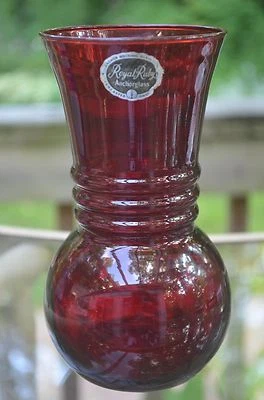 ANCHOR HOCKING GLASS CORP ANCHORGLASS ROYAL RUBY RED GLASS VASE - USA - Image 1 of 4