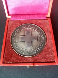 50 mm -CROIX-ROUGE Société de Secours aux Blessés Militaires S.S.B.M.- Attribuée - Imagen 1 de 2