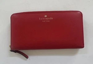 Portafoglio pochette Kate Spade New York rosso vera pelle saffiano con cerniera - Foto 1 di 13