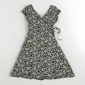 Dressbarn Gr. 12 weiß schwarz Swirley-Design V-Ausschnitt zum Binden an der Taille Flügelärmel - Bild 1 von 8