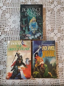 Lyonesse Trilogy by Jack Vance Ace/Berkley Suldrun's Garden Green Pearl Madouc - Foto 1 di 16