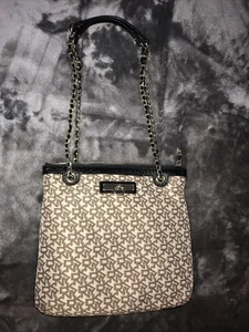 DKNY Braun Signatur Canvas Leder Kette Schultertasche Umhängetasche Monogramm - Bild 1 von 21
