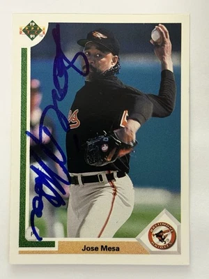 Tarjeta firmada por Jose Mesa 1991 Upper Deck #703 firmada delantera y trasera Foto 1 de 2