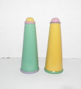 VINTAGE LINDT STYMEIST COLORFUL SALT & PEPPER 5 1/4"  GREEN & YELLOW - Picture 1 of 5