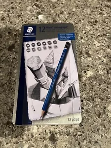 Juego de 12 lápices Staedtler Mars diseño y dibujo de grafito grafito almacenamiento lata - Imagen 1 de 2