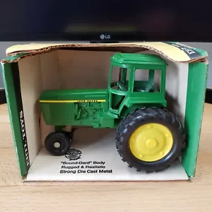 Ertl John Deere Sound-Idea Tractor with Sound-Gard Body Diecast 1:32 - Picture 1 of 10