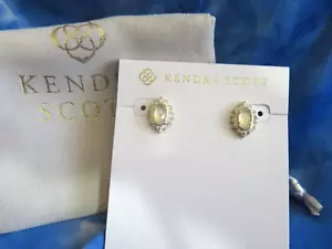 KENDRA SCOTT Authentic 14Kt Gold Plated Kapri Stud Earrings with Gift Pouch NWT - Picture 1 of 9