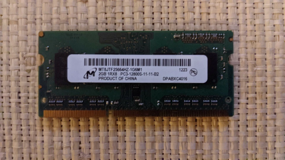 Micron 2 GB SO-DIMM 800 MHz DDR3 Memory (MT8JTF25664HZ-1G6M1) RAM - Image 1 of 1