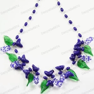COLLAR DE CUENTAS DE VIDRIO MURANO AZUL OSCURO AVES Y HOJAS índigo - Imagen 1 de 3