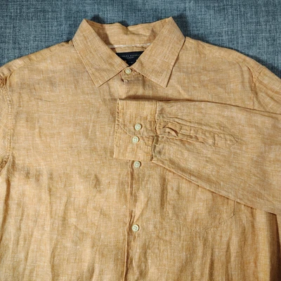 Camisa clásica Banana Republic para hombre talla LG (16-16,5) lino mostaza abotonada Foto 1 de 4