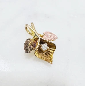 Estate Solid 10K Multi-Tone Gold Black Hills .03ct Diamond Flower Leaves Pendant - Picture 1 of 18