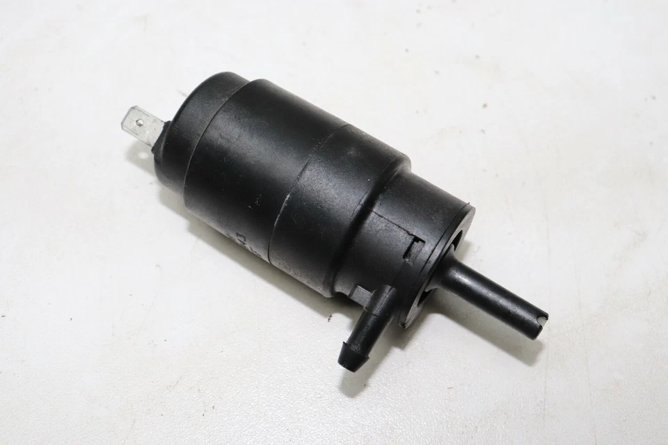 Bomba de fluido para lavadora de parabrisas Maserati 4200 Gransport Spyder M138 J172 Foto 1 de 1