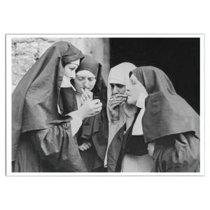 Nonnen machen Zigarettenpause Foto 8x10 5x7 4x6 katholische Schwester Mädchen rauchen - Bild 1 von 4