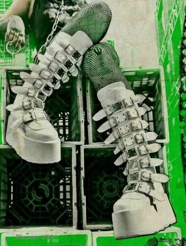 Botas plataforma branca altura do joelho Burning Man Rave Festival Mulheres Damned Demonia - Imagem 1 de 1