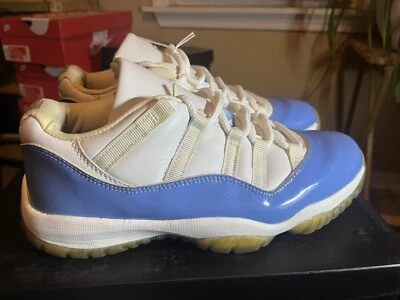 Talla 9.5 - Nike Air Jordan 11 Retro 2001 Low Columbia UNC Tarheels Pantone V 6 4 Foto 1 de 4