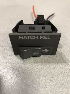 1990 1994 Chevy Tahoe Rear Hatch Release Switch GMC Yukon Suburban 1992 1991 Y25 - Picture 1 of 4