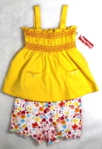 NIÑAS 12 Meses Conjunto de 2 Piezas Amarillo Ahumado Top Floral Pantalones Cortos Fisher Precio Nuevo con Etiquetas - Imagen 1 de 4