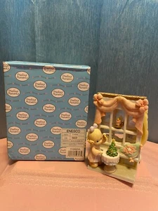 Precious Moments Weihnachten Fensterszene Junge/Mädchen Schneerad 112420A - Bild 1 von 7