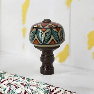 Set of 2 Gorgeous porcelain Lamp shade finials. Harp Toppers - Green/Red - Picture 1 of 2