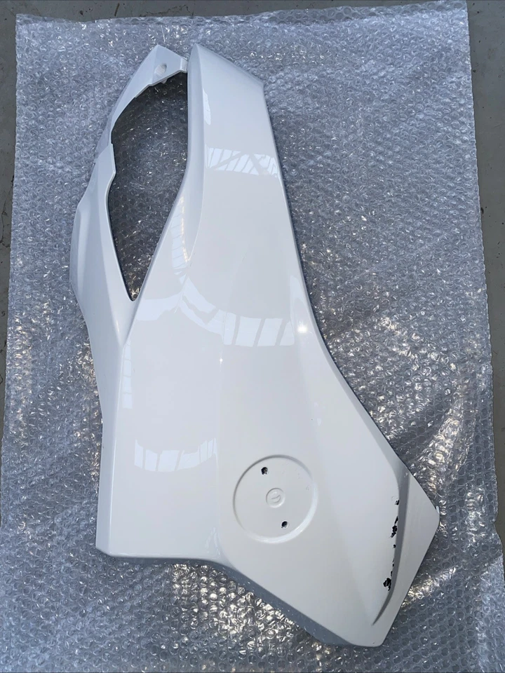 Carena Anteriore Destra BMW C650 Sport 2016-2020 OEM 46638554460 - Immagine 1 di 4