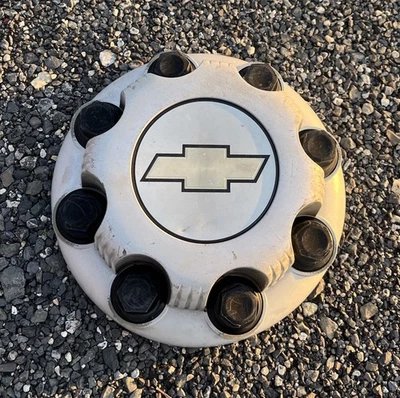 Chevy Silverado 1500 2500 3500 1999-2010 OEM tapacubos central plateado 5075 9597161 Foto 1 de 4