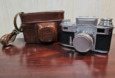 Cámara telémetro soviética Kiev 35 mm con lente Júpiter-8m 2/50 años 50 Foto 1 de 4