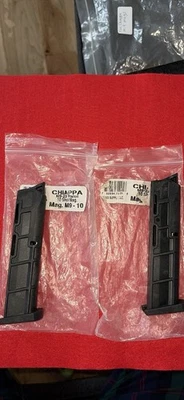 Dos revistas redondas Chiappa M9-22 .22LR 10 nuevas stock antiguo - revista de fábrica/OEM Foto 1 de 4