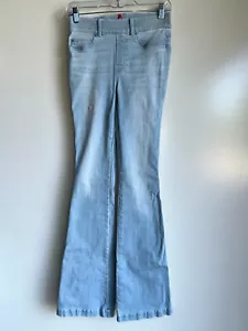 Jeans elasticizzati SPANX retrò svasati gamba pull-on #20348 taglia XS blu chiaro lavaggio - Foto 1 di 13