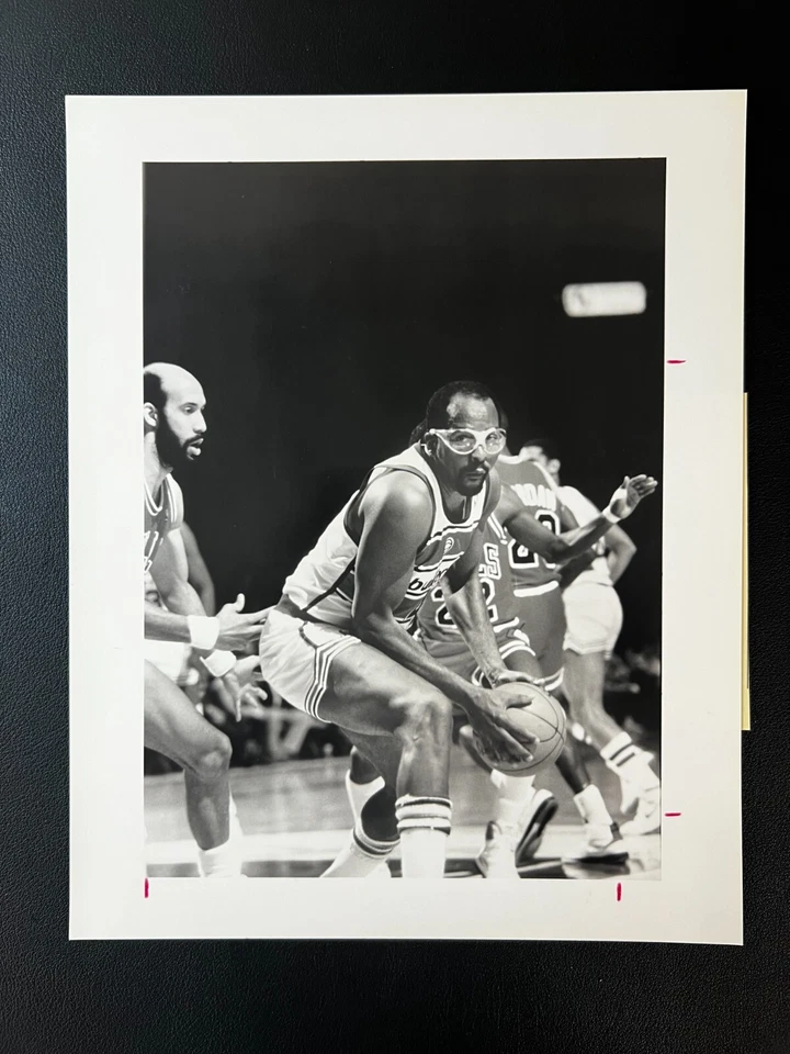 1986 Bullets Moses Malone Vs Bulls Michael Jordan Type 1 8x10 Original Photo - Image 1 of 3