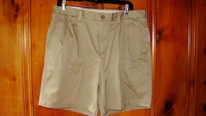 Mens GAP Shorts Khakis Size: 33 Relaxed Fit Pleated Front NWT - Picture 1 of 2