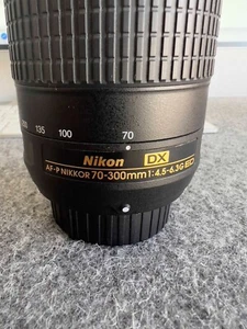 Nikon AF Zoom-NIKKOR 70-300mm F/4-5,6G Objetivo - Negro - Imagen 1 de 3