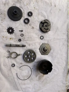 Kupplungsglocke mit Zahnrädern Benelli Motorella - Bild 1 von 21