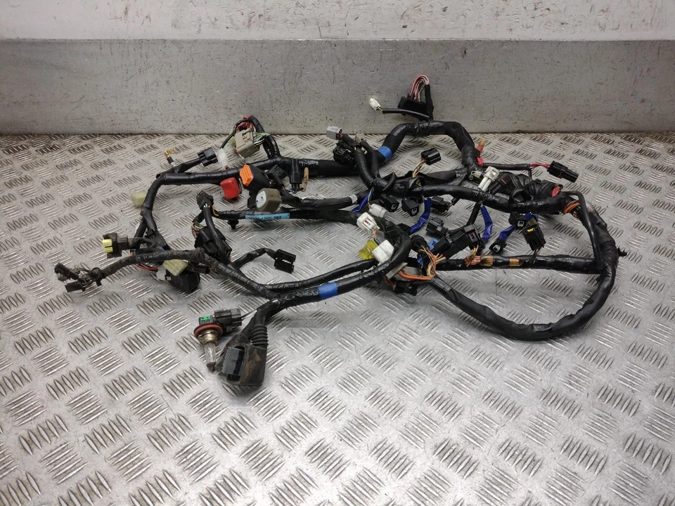 Arnés de cableado ABS Suzuki GSXR 1000 L5 XR GSXR 1000 AL5 2015 Foto 1 de 4