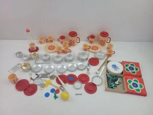 Konvolut Geschirr für Puppenstube Kunststoff Alu Holz Spielzeug Küche #255167 - Bild 1 von 12
