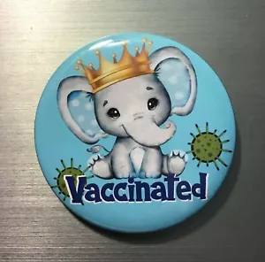 BOTÓN ALFILER VACUNADO BEBÉ ELEFANTE PRÍNCIPE 2,25 pulgadas niños vacuna zoológico veterinario Dr. - Imagen 1 de 1
