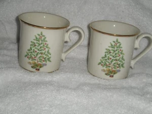 Lenox Dimensions “HOLIDAY” MUG – Holly/Berries – Set of 2 - Picture 1 of 2