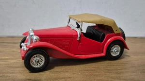 Y 8 1945 MG TC rot Models of Yesteryear Matchbox - Bild 1 von 3