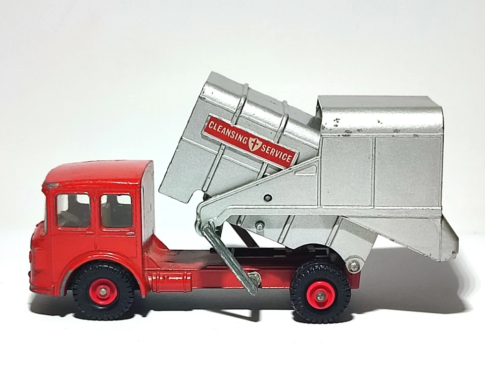 Refuse Truck Müllwagen K-7 Matchbox King Size wenig bespielt # 25/220 - Bild 1 von 4