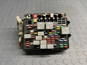 06 07 OEM GM Chevy GMC 2500 3500HD Duramax LBZ 6.6L Under Hood Fuse Box 15823513 - Picture 1 of 6