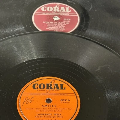 2 disc Love me or leave me / He Mr banjo / Smiles / Moonlight Bay Lawrence Welk - Image 1 of 4