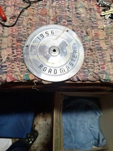 1956 Buick Roadmaster Grill Emblem - Foto 1 di 8