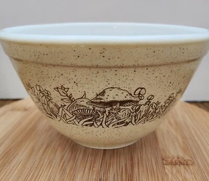 Vintage Pyrex Forest Fancies Mushroom Small Mixing Bowl 750ml 401 - Picture 1 of 5