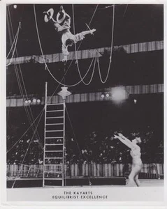 The Kayarts - Circus Performers - Foto de circo 8 X 10 - Imagen 1 de 1