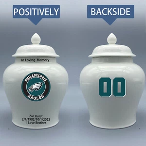 Urna mediana de cerámica para tema de fútbol americano Philadelphia Eagles, texto y número personalizados - Imagen 1 de 5