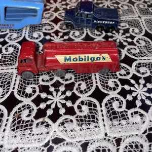 Lesney Matchbox Major No.8 Thornycroft 2400 Gallon Tanker Truck, Mobilgas +2 Ext - Bild 1 von 11