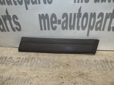 Mercedes-Benz Clase E W124 1986-1989 OEM guardabarros delantero derecho moldura inferior Foto 1 de 4