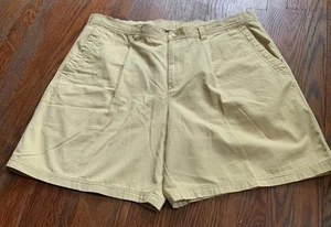 Columbia Shorts Mens XL 8” Flat Front Yellow Outdoor Casual Perfect - Picture 1 of 8
