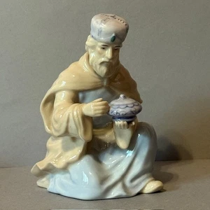 Vintage Royal Doulton Three Kings Figurine Gaspar Melchior Balthasar Nativity 2 - Picture 1 of 4