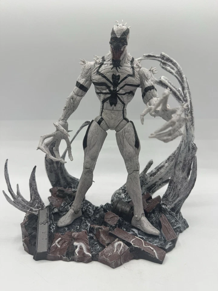 7-дюймовая экшн-фигурка Marvel Diamond Select Spider-Man Anti-Venom с отдельным основанием - Изображение 1 из 4